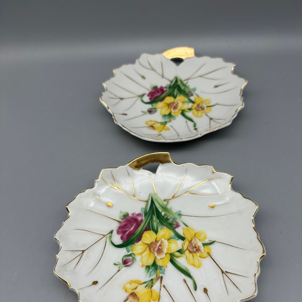 Japan Leaf Trinket Dish Daffodil Gold Trim Vintage 5 1/2" Set of 2