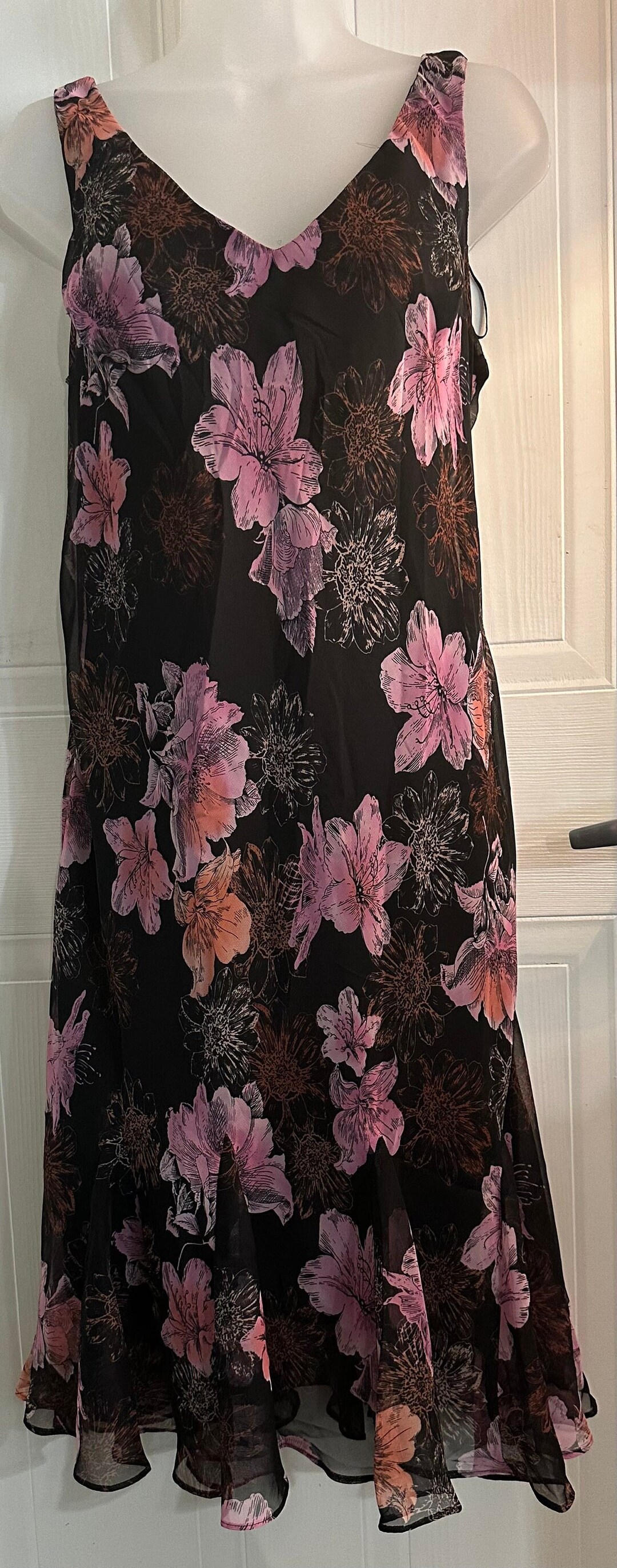 Front Pockets Midi Dress (Scarlet Tulips)