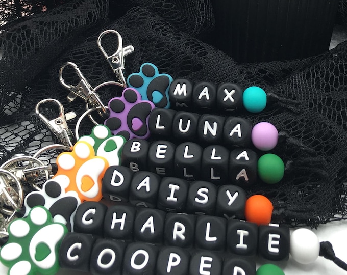 Personalized Paw Print Keychain with Your Pet's Name – Custom Pet Lover Gift