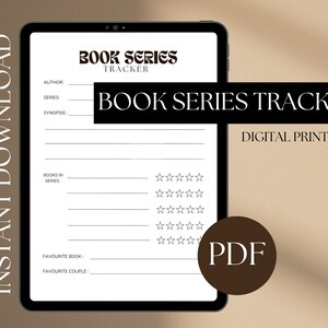 Könnte beinhalten: Ein druckbarer Buchreihen-Tracker mit Abschnitten für Autor, Reihe, Synopsis, Bücher in der Reihe, Lieblingsbuch und Lieblingspaar. Der Tracker enthält ein Bewertungssystem mit fünf Sternen für jedes Buch. Der Text "BOOK SERIES TRACKER" steht in fetten, schwarzen Buchstaben oben auf der Seite. Der Text "DIGITAL PRINTABLE" steht in schwarzen Buchstaben unten auf der Seite. Der Text "PDF" steht in weißen Buchstaben auf einem braunen Kreis.