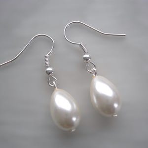Handmade Teardrop Pearl Earrings for Women Brides Bridesmaids Weddings, Ivory or White Pearls on Silver Gold or Rose Gold plated fittings