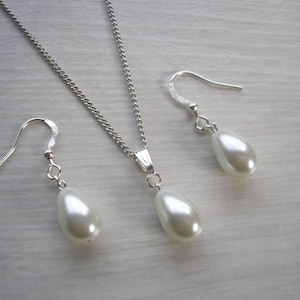 Necklace & Earrings, Classic Ivory Cream Teardrop Pearl Necklace and Drop Dangle Earrings Jewellery Set for Women Brides Weddings Prom Party