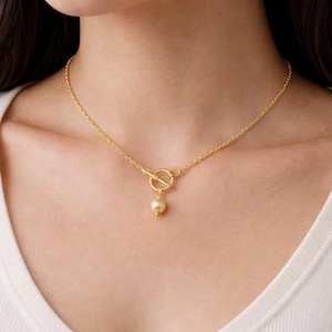 Dainty Front Fastening T-Bar Circle and Bar Toggle Clasp Necklace with a Little Swarovski Pearl Drop