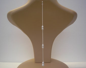 Attache de toile de fond à clip pour un collier, faite main à l'aide de perles et de strass sur une chaîne en argent ou en plaqué or