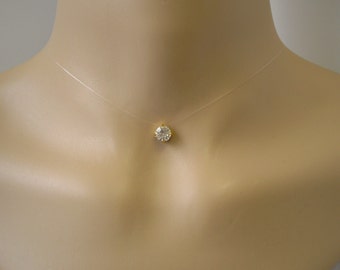 Un collar invisible de ilusión flotante de un solo cristal delicado para mujeres, collar de cristal minimalista discreto