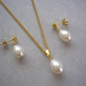 Dainty Teardrop Pearl Necklace and Drop Dangle Stud Earrings Set for Brides Bridesmaids Flower Girls