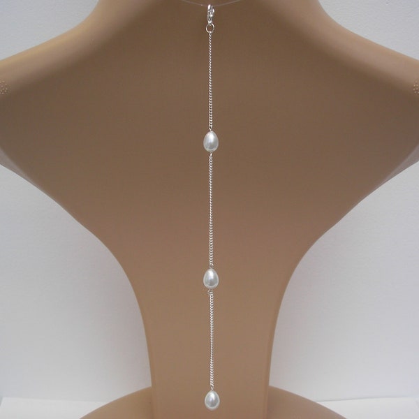 Dainty Teardrop Pearl Clip On Backdrop Attachment for a Necklace, Bridal Backdrop for Low Back or Backless Dress