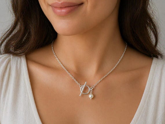 Front Fastening T-bar Toggle Clasp Necklace With a Dainty Pearl