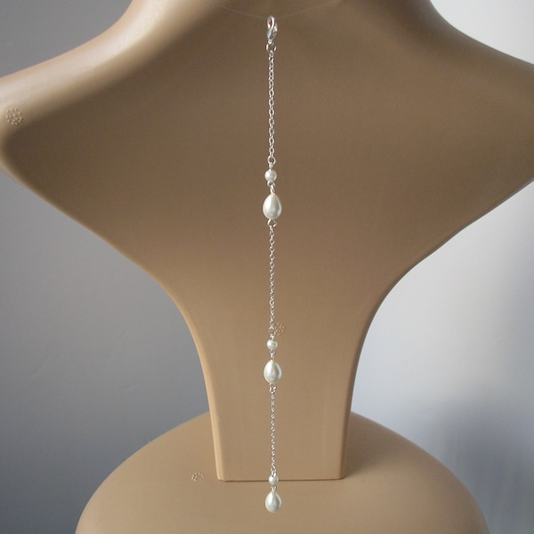 Dainty Pearl Clip On Backdrop Attachment for a Necklace, Bridal Backdrop for Low Back or Backless Wedding Prom or Evening Dress