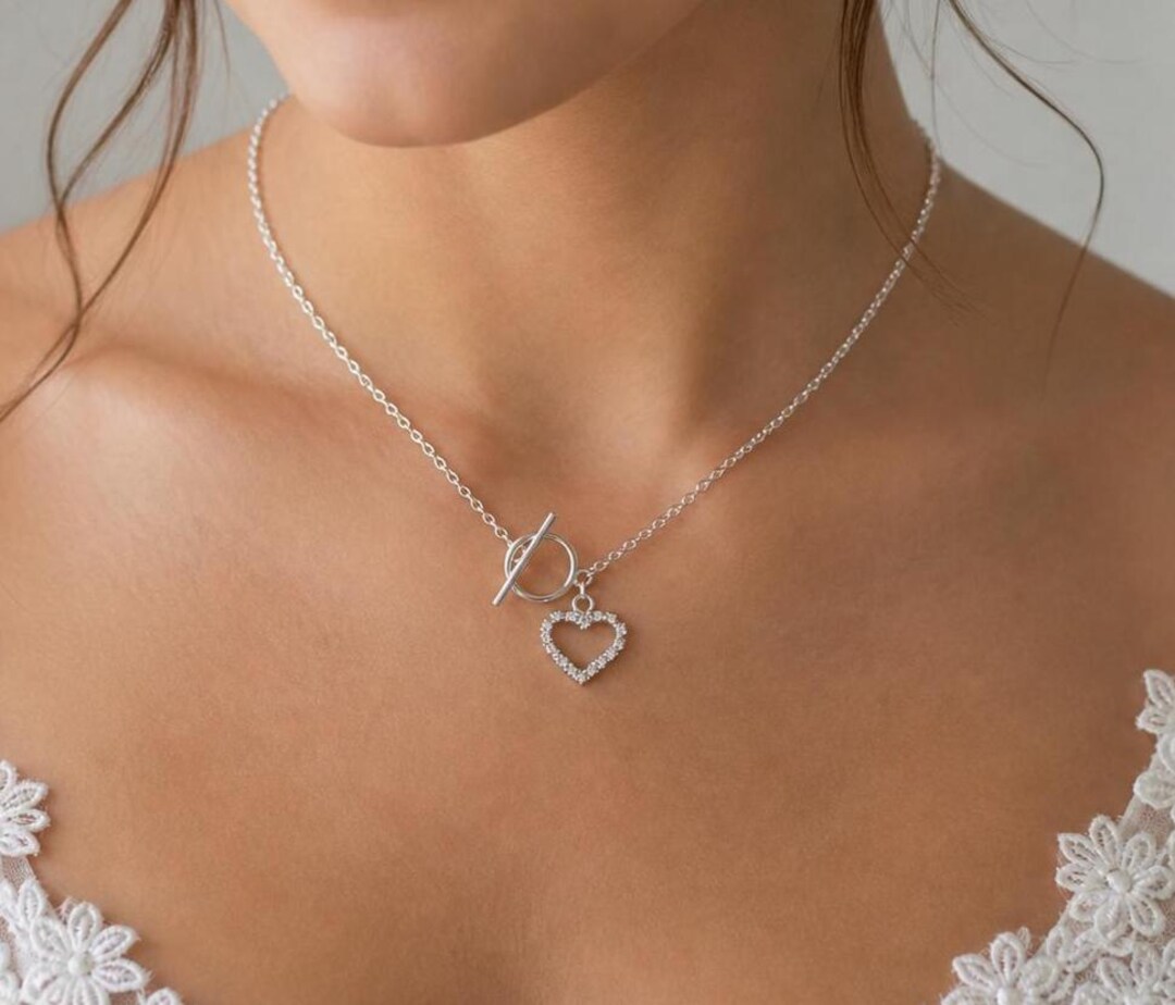 Silver Front Fastening T-bar Toggle Clasp Necklace With a Gorgeous