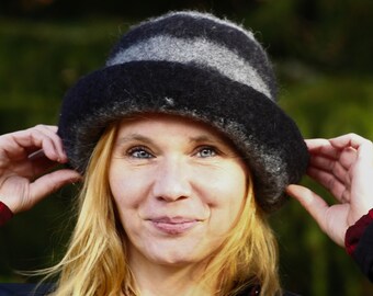 Filzhut Damen geringelt, grau-schwarz, Handarbeit