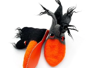 Felt slippers, house shoes "Rudi and Trudi the Raven" with leather soles, size 38