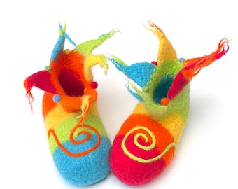 Colorful felt slippers / boots "Harlequin" made of virgin wool with funny tips, size. 32 with leather soles - slippers are fun!