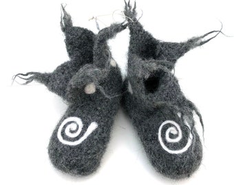 Cheerful felt slippers / boots "Fehenzippel" made of new wool with funny tips, size. 26/27 with leather soles - this is how slippers are fun!