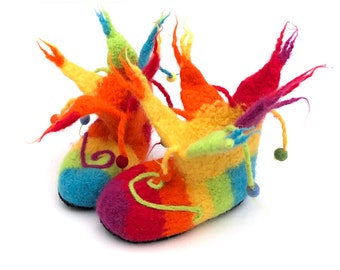 Colorful felt slippers / boots "Harlequin" made of virgin wool with funny tips, size. 22 with leather soles - slippers are fun!