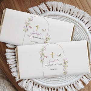 Envoltorio de chocolate de comunión con flores violetas: recuerdo de primera comunión para niña (plantilla imprimible)