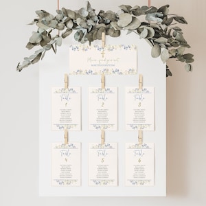 Tarjetas de lugar de bautismo floral azul editables, números de mesa de bautizo de flores silvestres, tarjetas de tabla de asientos florales, tabla de mesa de bautizo BICB