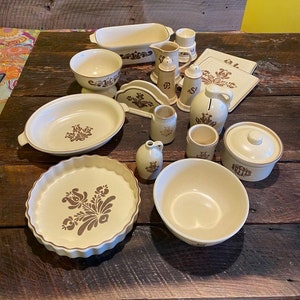 Pfaltzgraff Village Used Pfaltzgraff Dishes 1976 PFALTZGRAFF Village Dinnerware Set Of 124 Pieces Stoneware Vtg Folk  Art Set