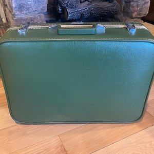 Vintage Green Feather Lite Hard Shell Suitcase with Key- 21 inches