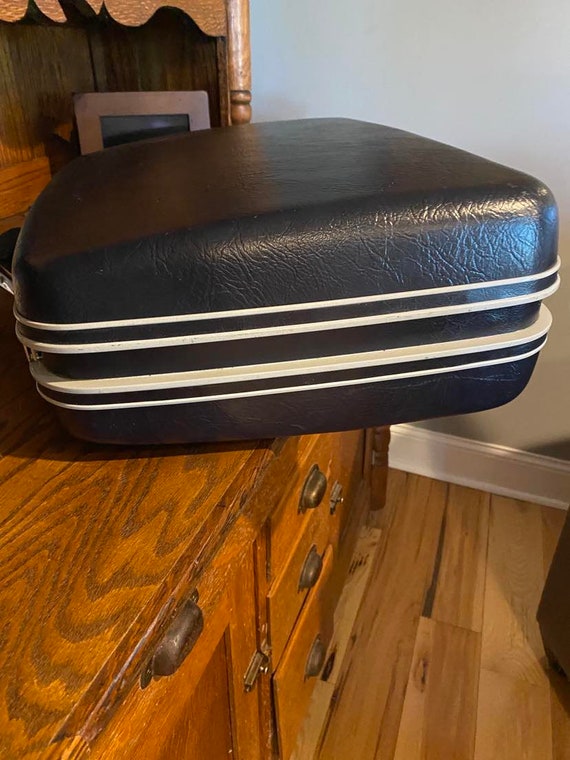 Vintage Navy Blue Samsonite Hard Shell Suitcase- … - image 4