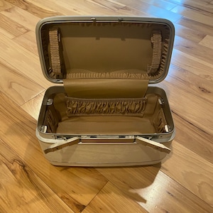 Vintage Marbled Beige Samsonite Train Case- Cosmetic Case Craft Storage Travel Case Hard Shell Carry On Luggage
