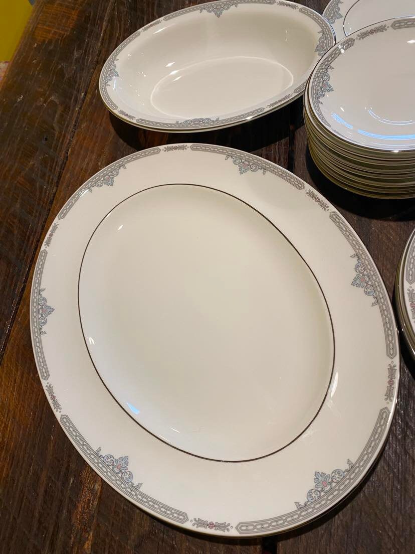 Vintage Wedgwood Kingsgate China Dinnerware Replacement Dinner Plates