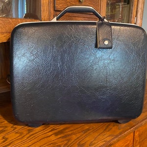 Vintage Navy Blue Samsonite Hard Shell Suitcase- 21 inches
