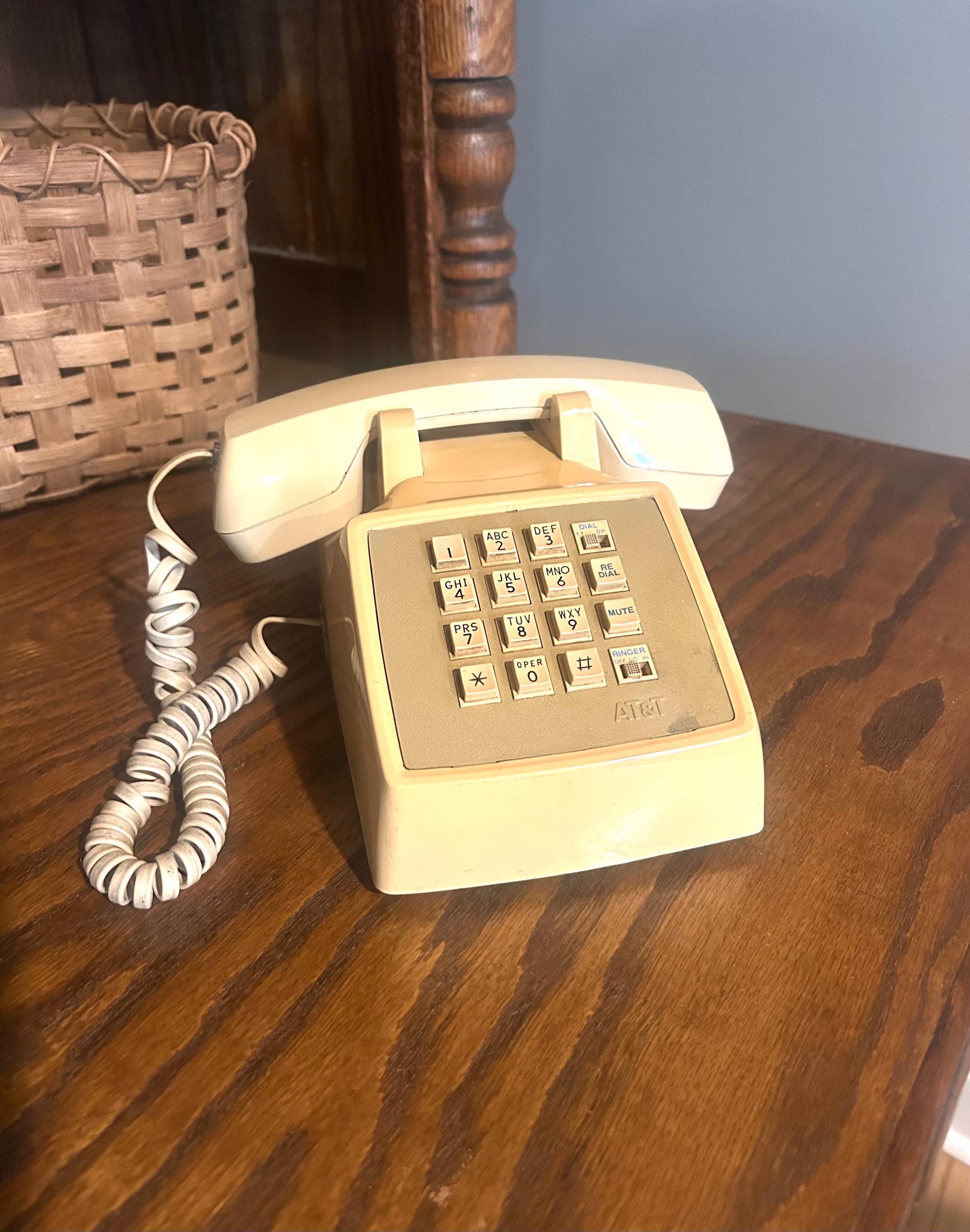 muque Vintage Telephone T (Mサイズ) Vintage 1980s Beige AT&T Traditional 100 Push Button Touch Tone