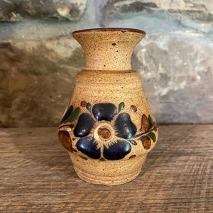 Small Vintage Mexican Tonala Sandstone Pottery Vase with Blue Flower Design