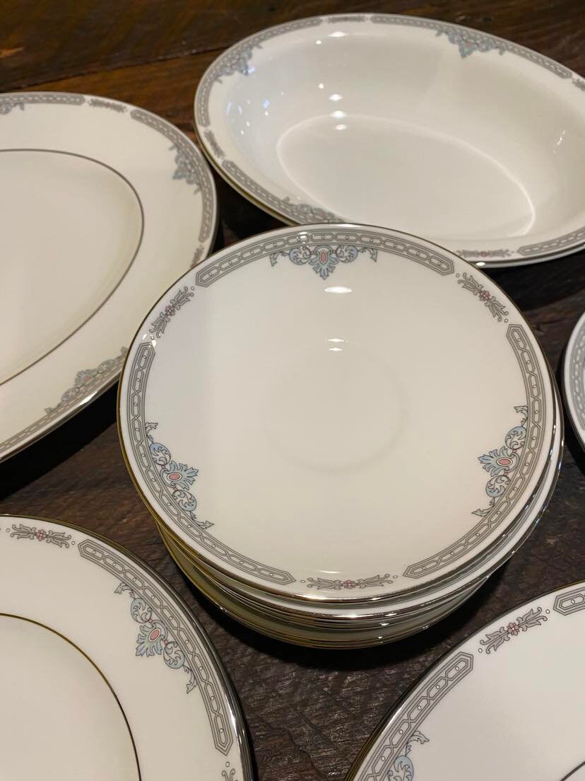 Vintage Wedgwood Kingsgate China Dinnerware Replacement Dinner Plates