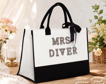Custom Mrs Tote bag, Bride tote, Bachelorette totes, Bridesmaid gift bags, Bride gift, Bridal Shower gift