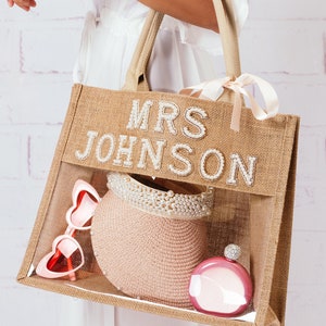 Custom Mrs Tote bag, Bride Gift, Bridesmaid Beach Tote Bags, Bride Beach bag, Personalized tote, Bridesmaid Gifts, Mrs tote bag - tr. pearl