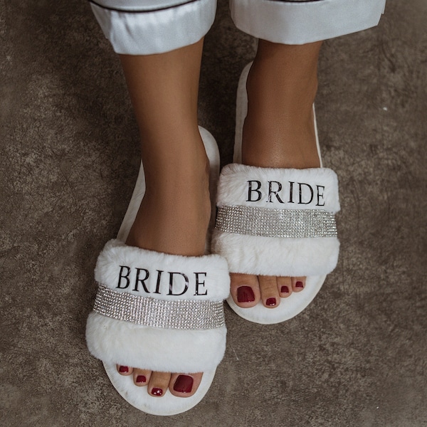 Wedding Slippers, Bride Custom Slippers, Bride Fluffy Rhinestone Slippers, Getting ready slippers, Ivory Rhinestone Bridal slippers-rhin,bol