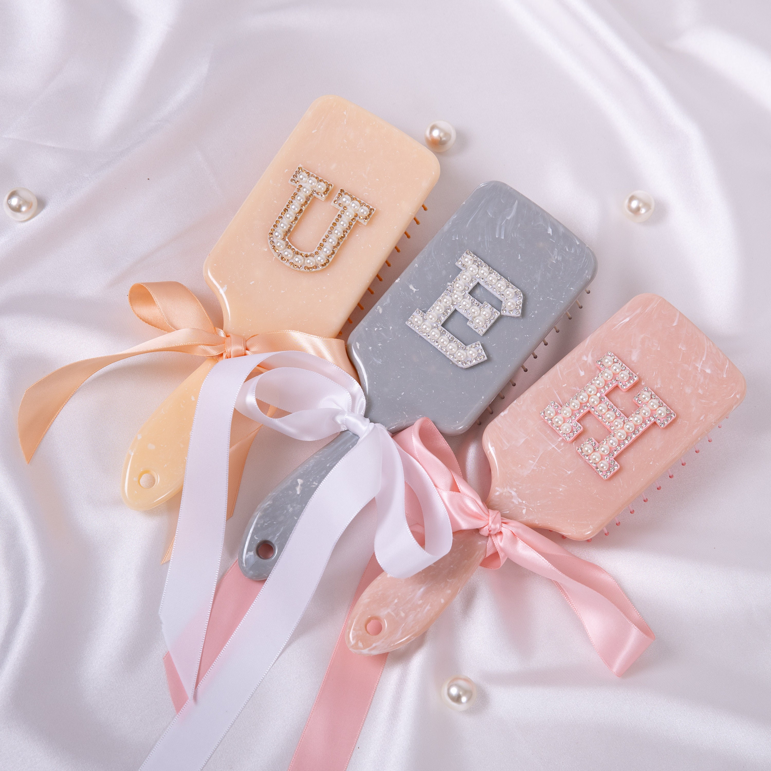 Unique Bridesmaid Hair Brushes, Bridesmaid gifts, Bachelorette favors, Personalize gifts, Bridal shower gifts, Unique Wedding favors - pearl