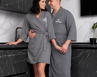 Custom Mr and Mrs Waffled Robes, Matching Robes for Couple, Groom and Bride, His and Hers Bathrobes, Anniversary, Honeymoon gift-wafled soft