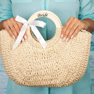 Bride Custom Beach bag, straw beach bag, Future Mrs Bags, Bride to be Straw beach bag, Custom Bride Straw bags, Bride Honeymoon bag - w.hand