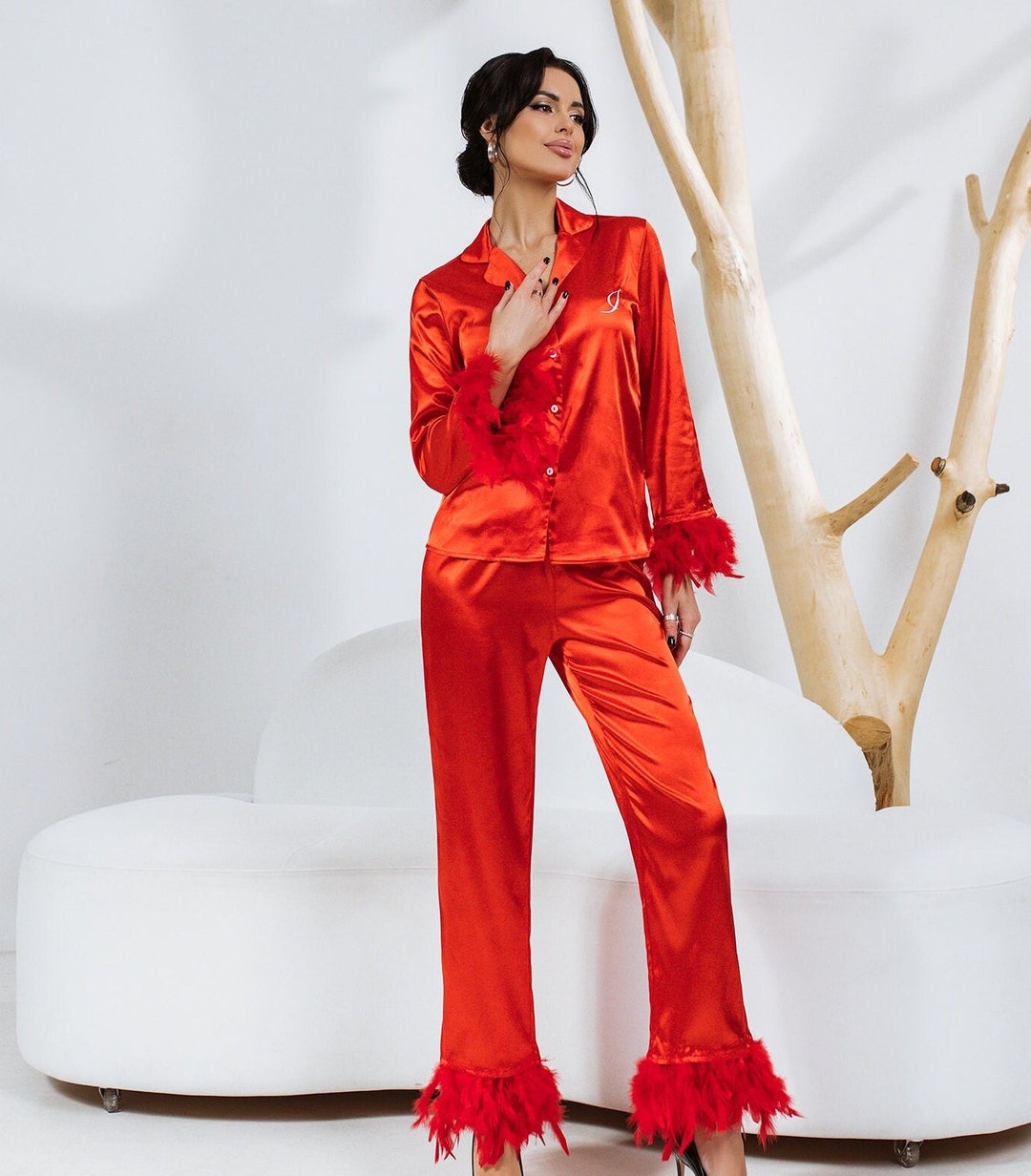 Christmas Pajamas With Feathers, Customized Xmas Satin Pyjamas, Christmas Gift, Silky Feathers