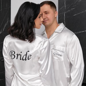Groom and Bride Custom Satin Pajamas, Mr and Mrs Pajama Sets, Wedding Pajamas, Honeymoon gift, Anniversary gift, Bride to be pajama- L+L