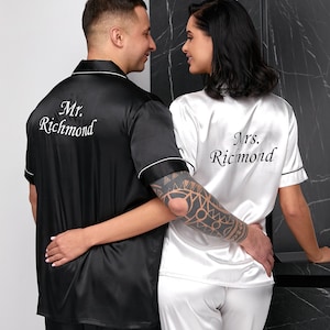 Mr and Mrs Custom Satin Pajamas, Groom and Bride Pajamas, Wedding pjs, Personalized Pajamas for Couple, Honeymoon/Anniversary gift- S+L