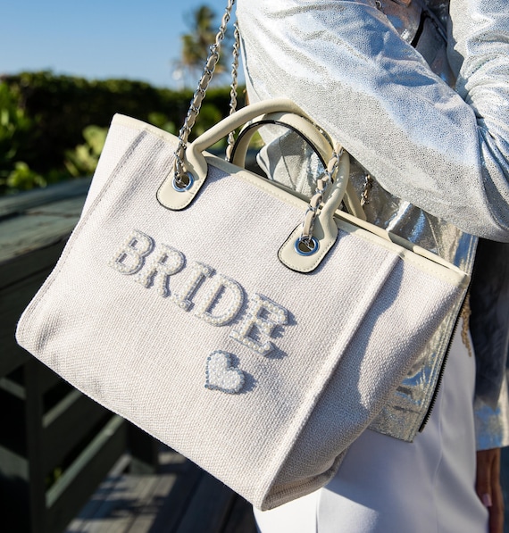 Mrs Custom Bag, Bride Tote bag, Bridal Gift, Bridesmaid tote bags, Honeymoon beach bag, Custom Bride Bag, Bachelorette totes - chain,pearls