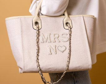 Mrs Custom Tote  Bag, Bride Tote bag, Bridesmaid totes, Bachelorette bags,  Bridal Gift, Honeymoon beach bag, Bachelorette favors- chain,pea