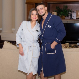 Mr and Mrs Custom Bathrobes with collar , Monogramed Bathrobes, Custom bathrobes, Wedding gift, King and Queen, Anniversary gift -monogram