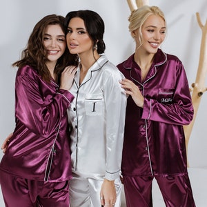 Set of 13 Bachelorette party Satin Pajamas, custom Silk Pajamas, Bridesmaids Gifts, Bachelorette Pajamas, sleepover party Pajamas - L+L