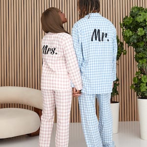 Mr and Mrs Plaid Pajamas for Couple, Customized Pj, Honeymoon Gift, Matching Pjs, Anniversary gift, Christmas gift gift idea, Christmas Pjs