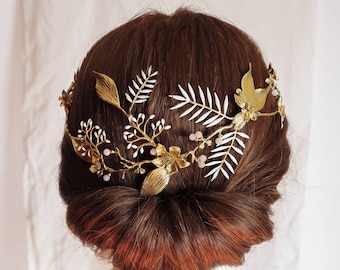 Delicate bridal crown with leaves and flowers in light gold with branch shaped jewelry enamel, Gold flowers and leaves Bridal headpiece.