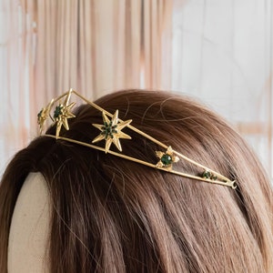 Corona de novia elevada de estrellas y cristales, delicada tiara de estrellas doradas flotantes, tiara de estrellas hecha a mano, tiara de novia de estrellas celestiales