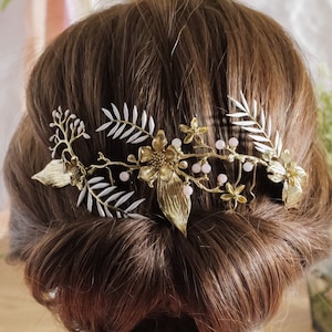 Zarte Zweig Tiara mit Blättern und Blumen, Gold Hochzeit Haarschmuck mit Blumen und Blättern, Blattgold Haarkamm, Braut Kopfschmuck