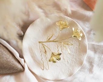 Gold naturalistic bridal side headpiece with leaves and flowers, Low bun headpiece, Boho wedding headpiece, Organic style jeweled headpiece