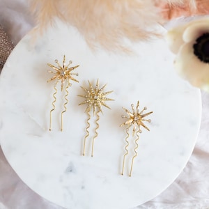 Modern Bridal hair pins with crystal stars, Gold hair comb for Celestial  wedding, starry versatile bridal hairpin set, hairpiece for updo