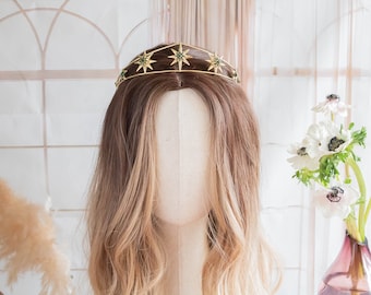 Double gold bridal tiara with green crystal stars, boho headpiece celestial wedding, starry crown with emerald rhinestone for greek bride